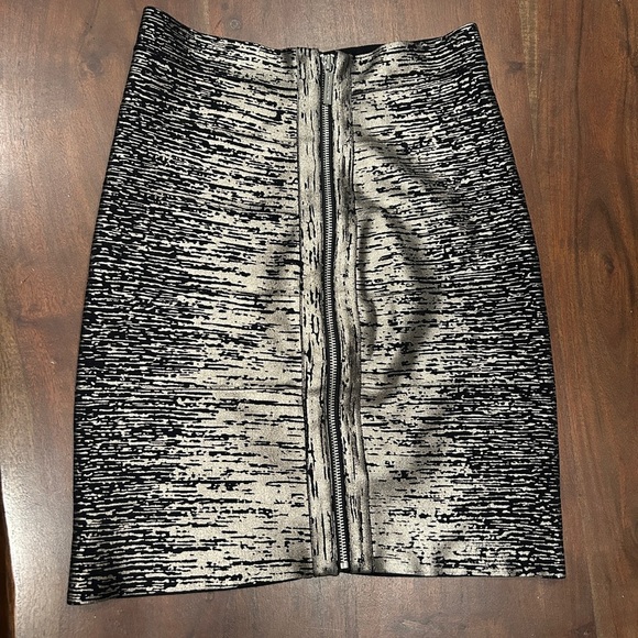 Michael Kors Black Silver Metallic Bandage Skirt sz 2 - Picture 6 of 8